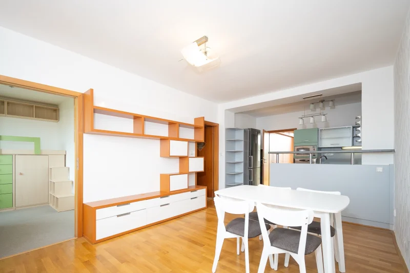 Pronájem bytu 3+kk/B, po rekonstrukci, zařízený, Praha - Letňany
