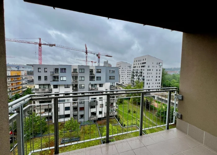 Pronájem byty 1+kk, 56 m² - Praha - Vysočany