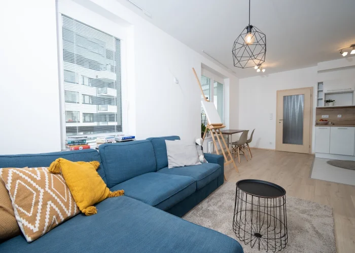 Pronájem bytu 2+kk/T/G o výměře 56m² - Praha - Střížkov