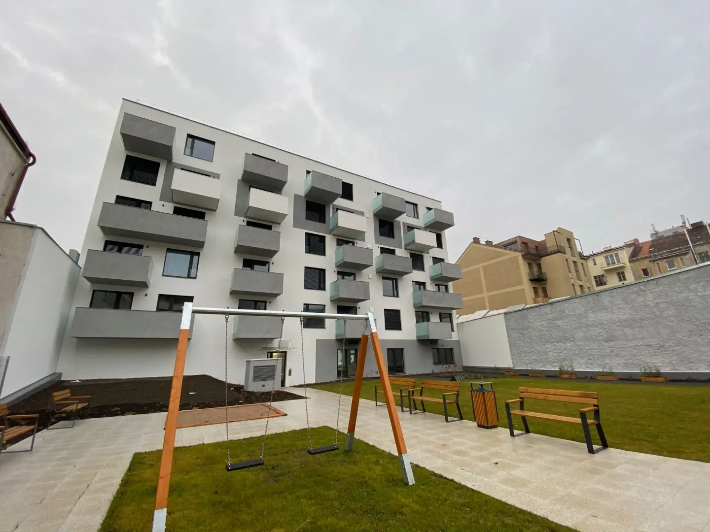 Pronájem bytu 2+kk, 58m2 s balkonem