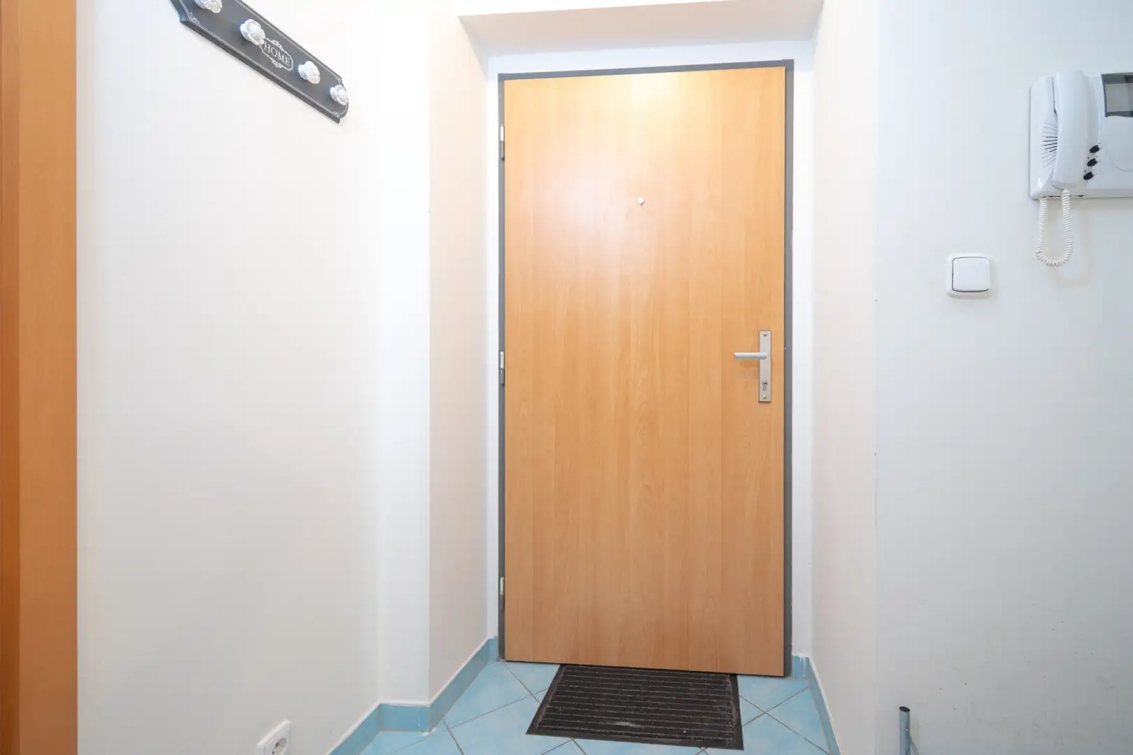 Pronájem bytu 2+kk  o výměře 55 m²  - Praha - Holešovice