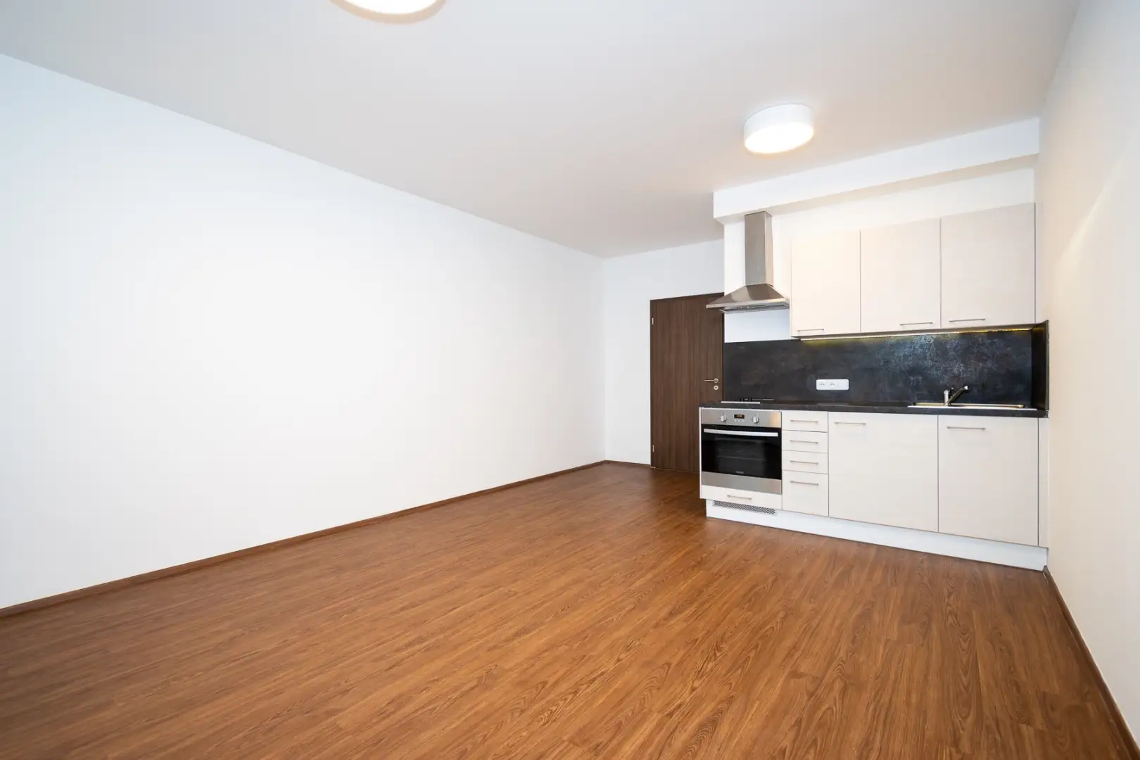 Pronájem bytu 1+kk/B o výměře 32 m2 Praha Střížkov