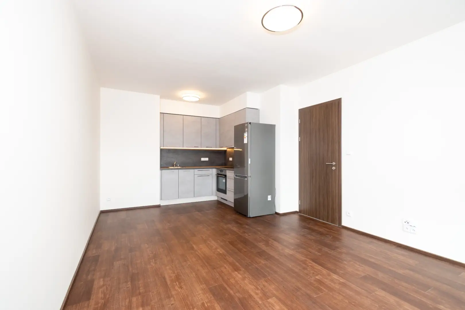 Pronájem bytu 2+kk s balkónem, ulice Poděbradská 1158/49, Praha - Hloubětín