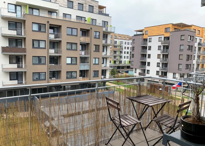 Pronájem bytu 2+kk/B, 53m² - Praha - Střížkov