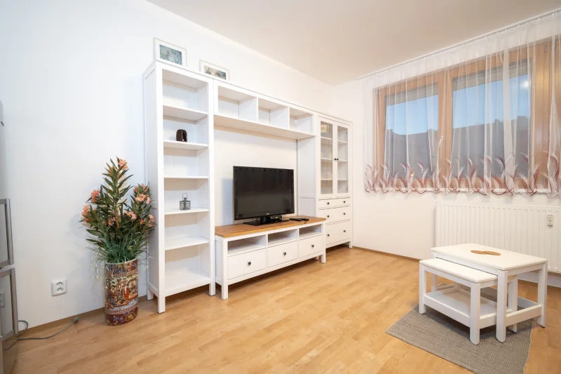 Pronájem byty 1+kk  s výměrou 28m² a vlastním parkováním  Praha - Stodůlky