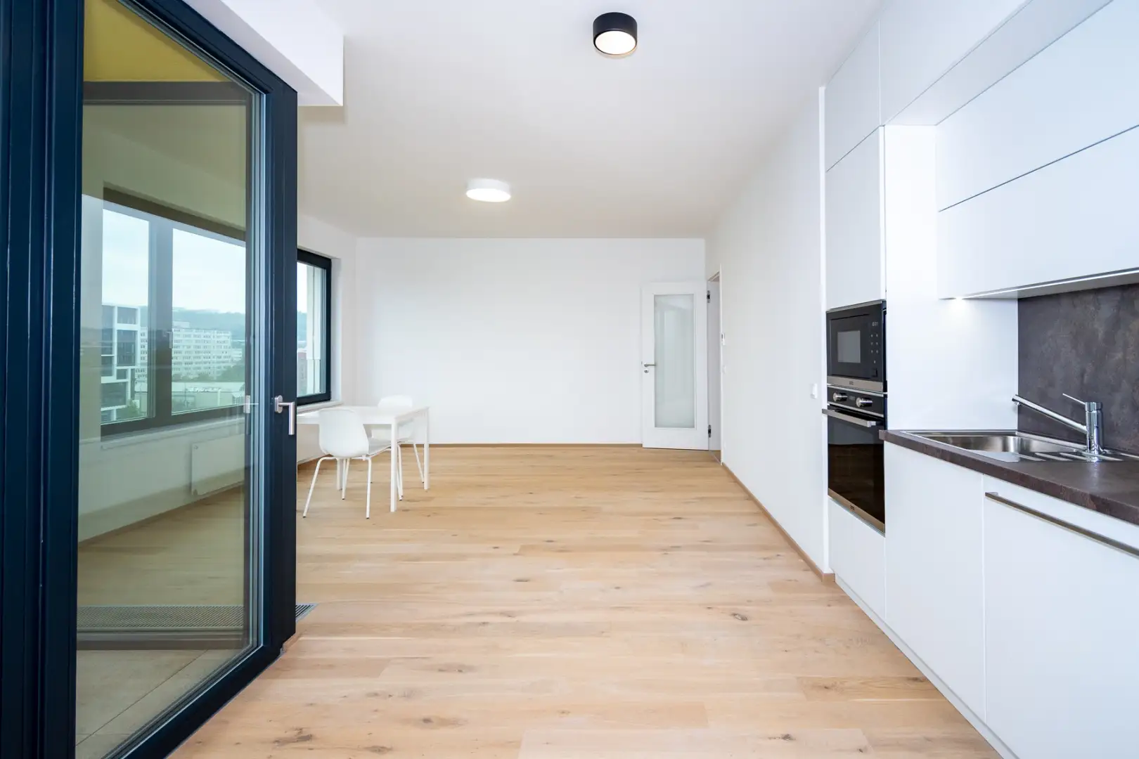 Pronájem byty 2+kk, 59 m² - Praha - Karlín