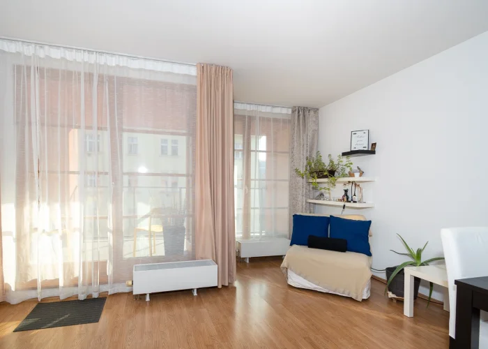 Pronájem bytu 1+kk, 47m2, s balkónem a garáží