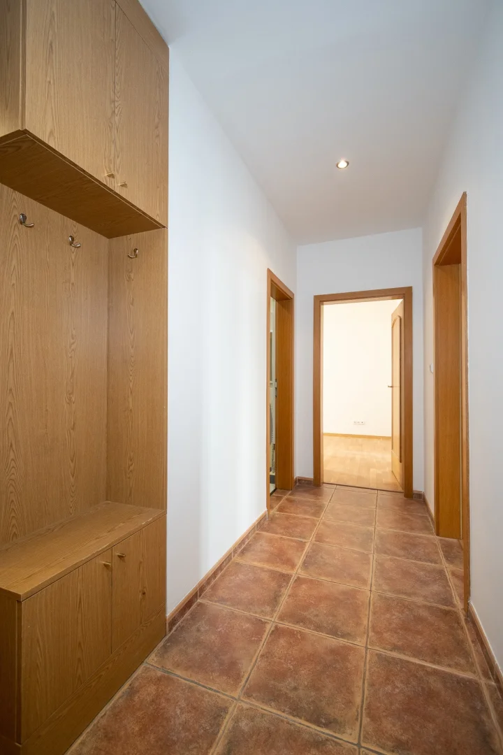 Pronájem bytu 3+kk, 84m², ulice Holandská, Praha - Vršovice