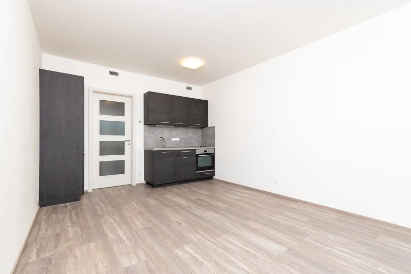 Pronájem bytu 1+kk 29m² - Praha - Třebonice