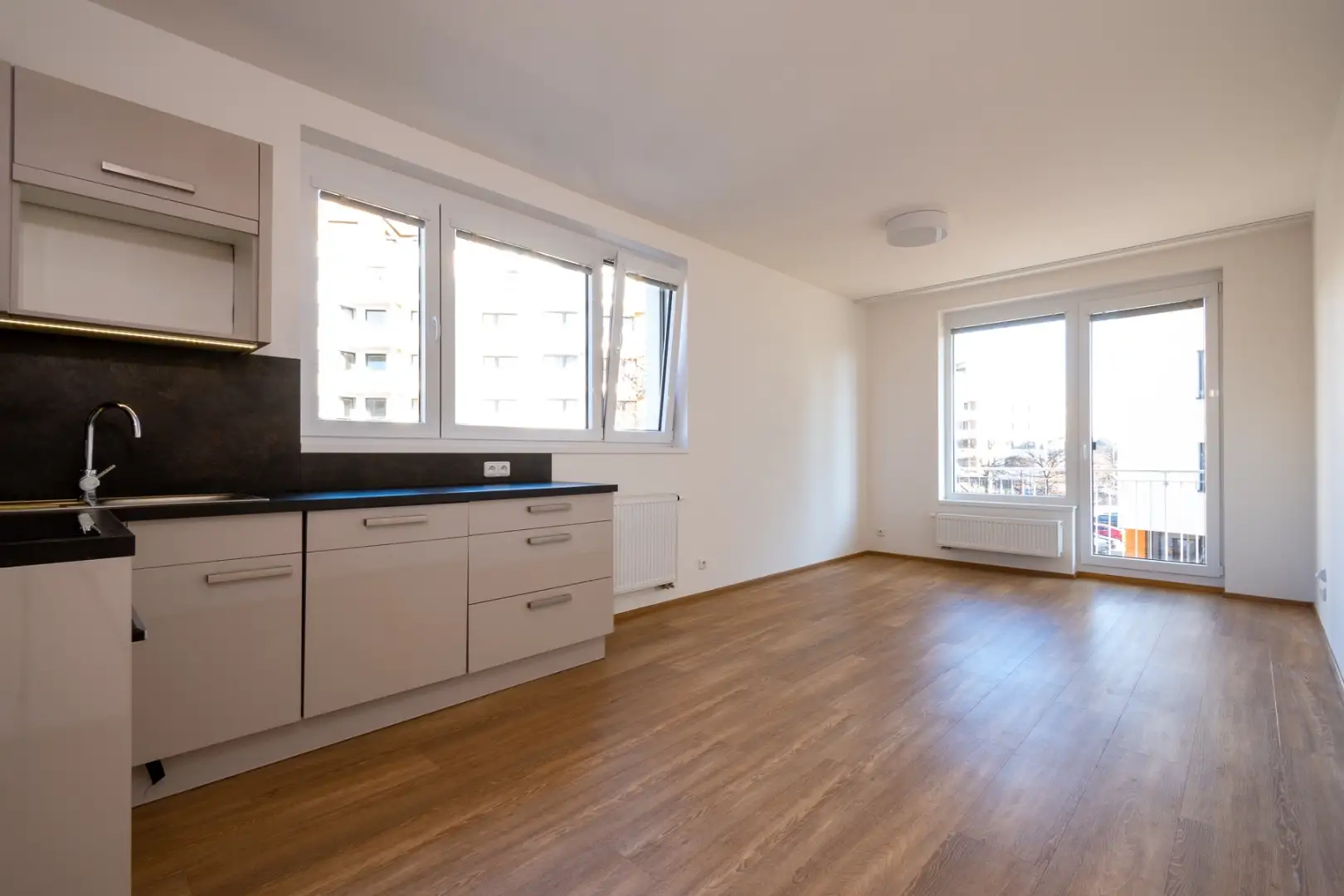 Pronájem bytu 2+kk/B/G o výměře 55m² - Praha - Střížkov