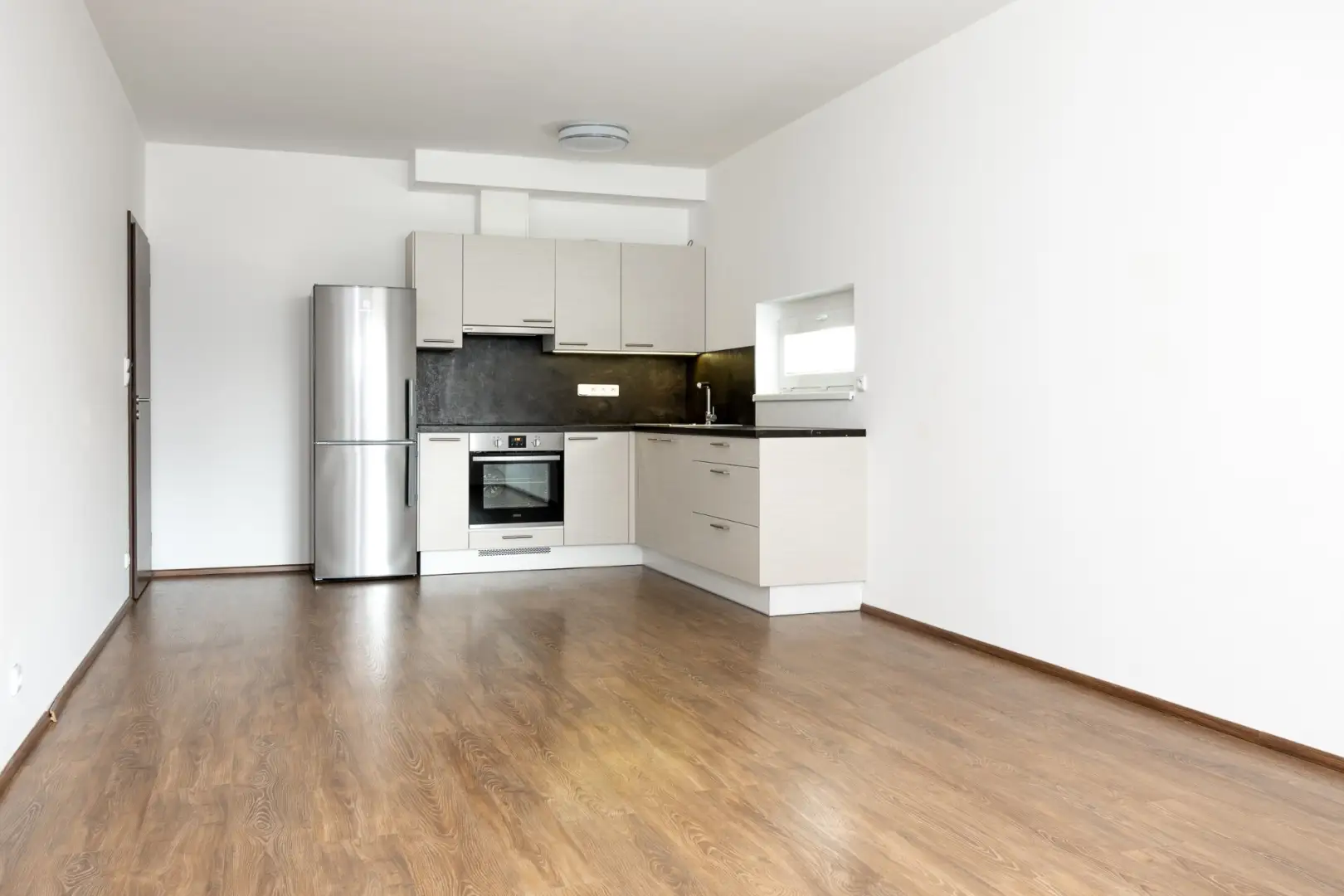 Pronájem bytu 2+kk 56m² - Praha - Střížkov