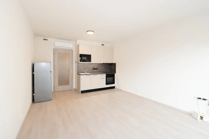 Pronájem bytu 1+kk 32 m², Praha - Hloubětín