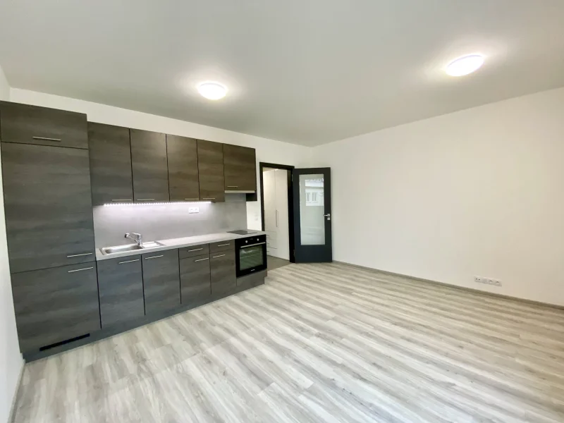Pronájem nového bytu 1+kk/B, 33m2, nezařízený, Praha 7 - Holešovice