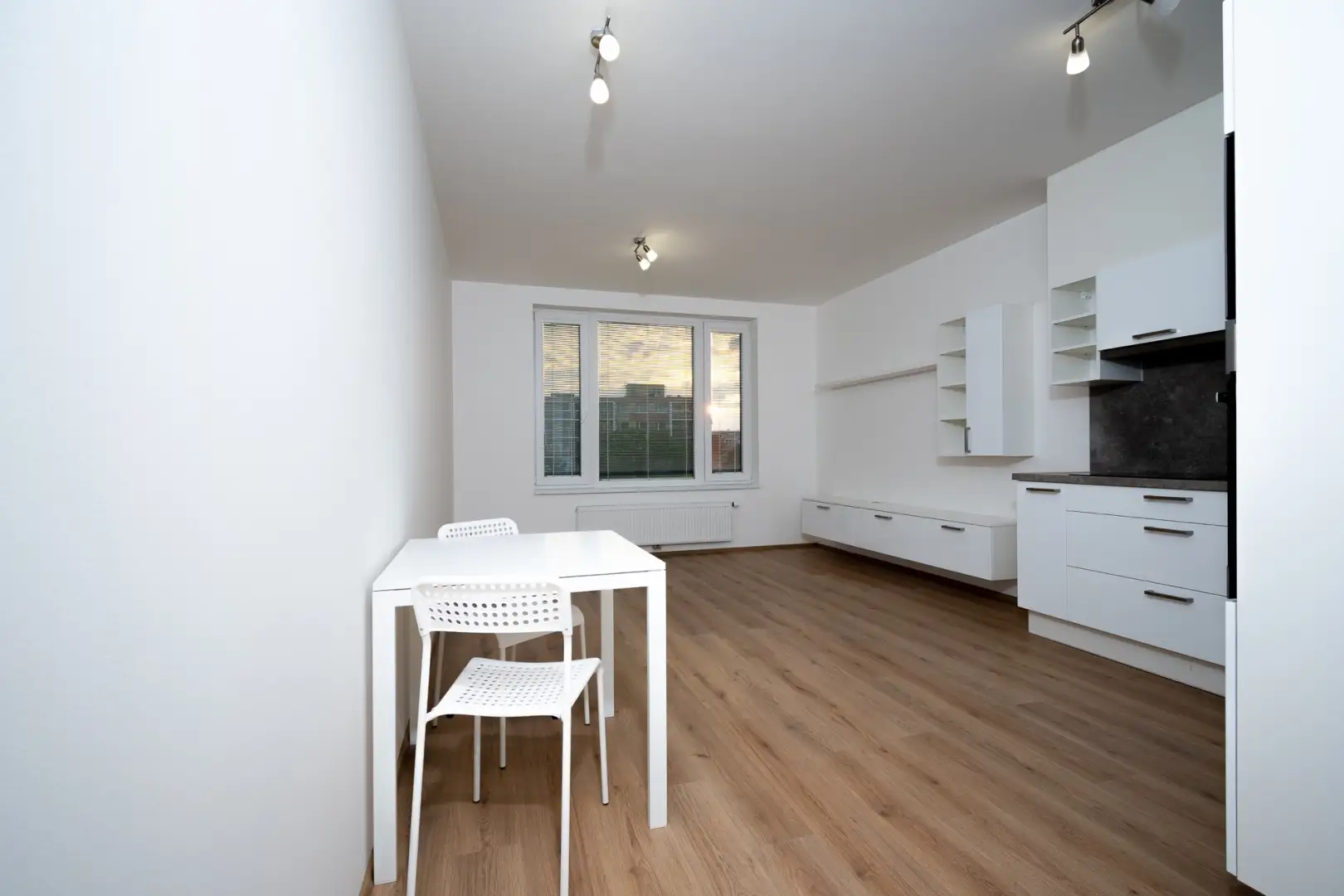 Pronájem bytu 1+kk 34,3m² - Praha 9 Letňany