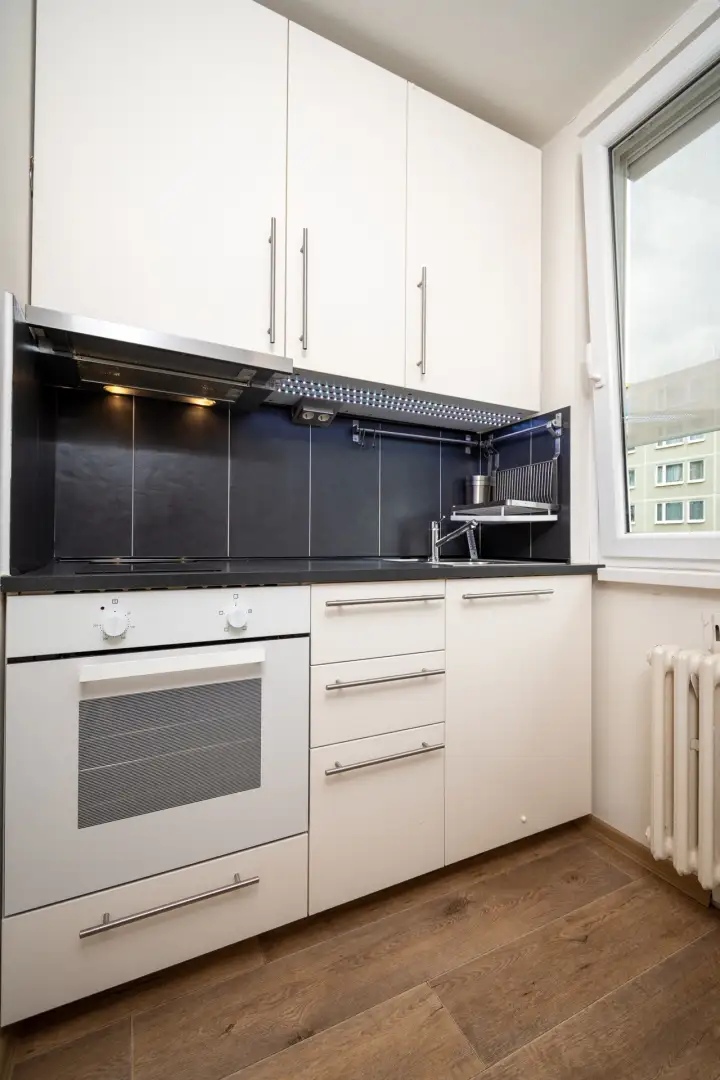 Pronájem bytu 1+kk o velikosti 33 m² v lokalitě Praha - Modřany