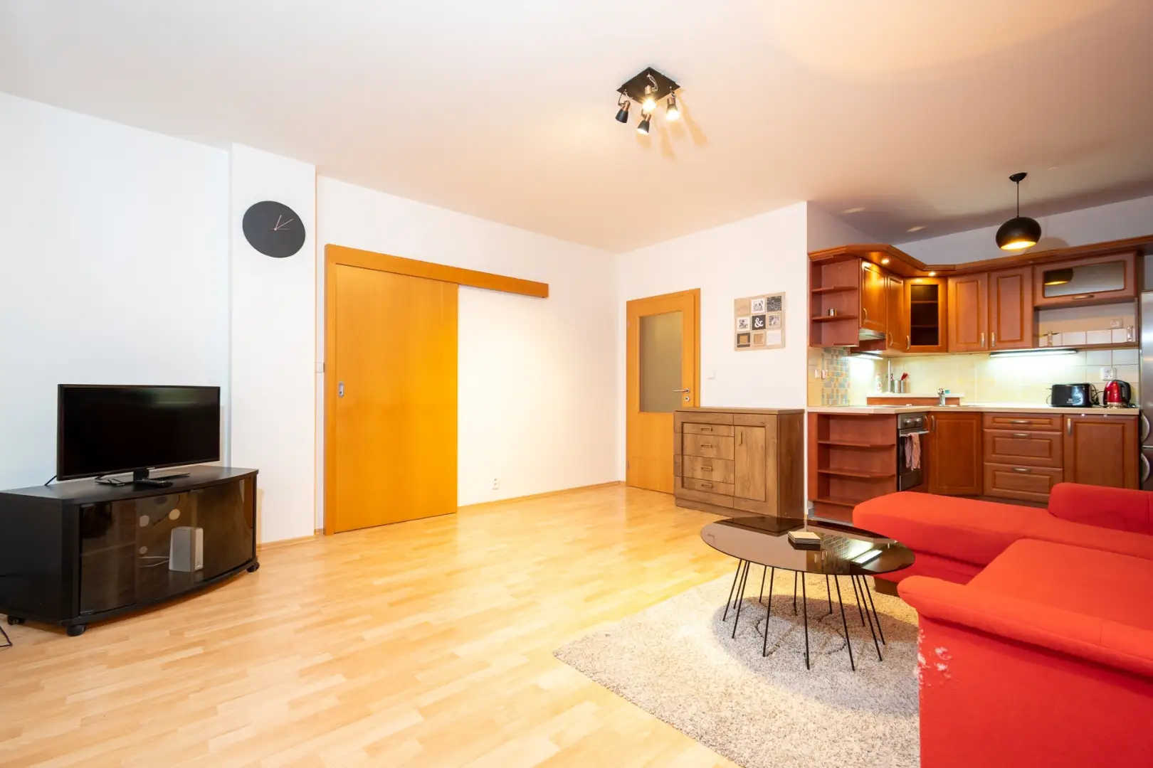 Pronájem bytu 2+kk  o výměře 55 m²  - Praha - Holešovice