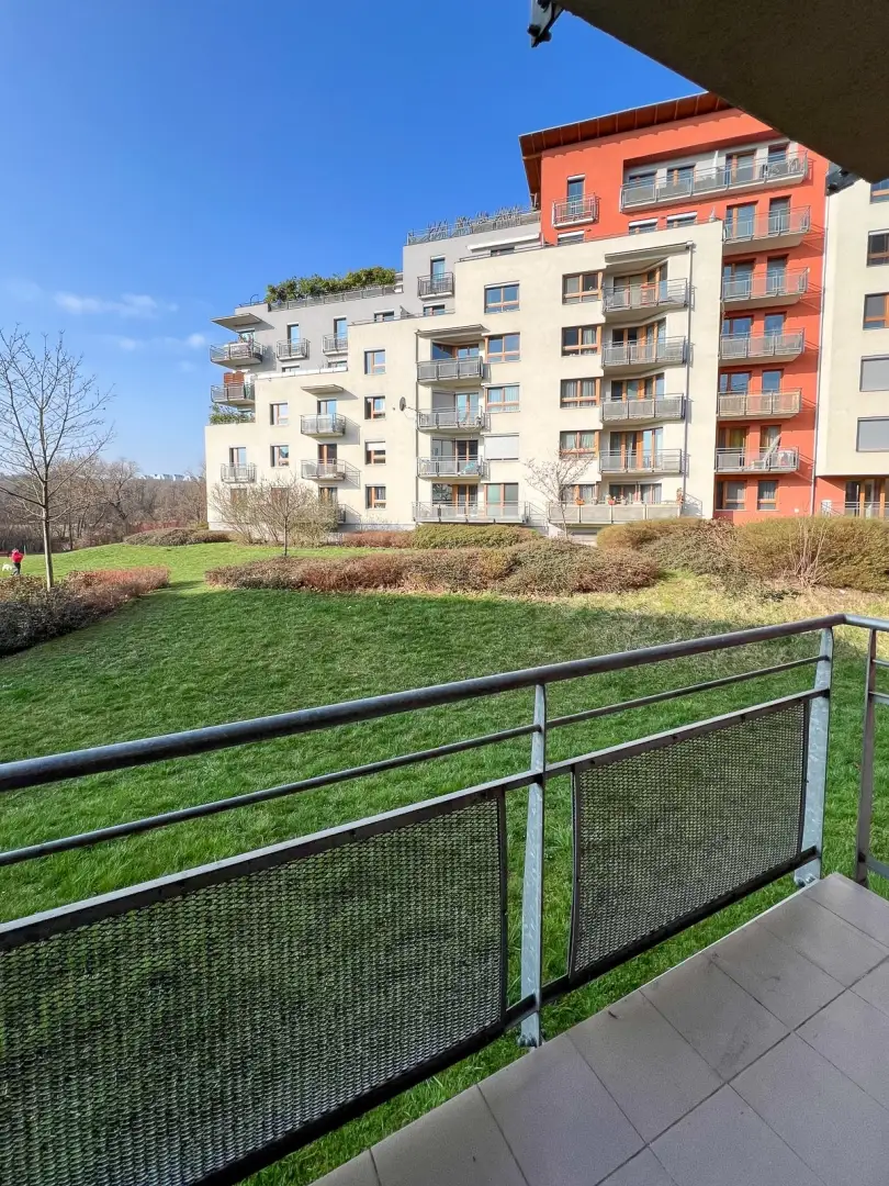 Pronájem bytu 1+kk, 52 m², ulice Mattioliho - Praha - Záběhlice