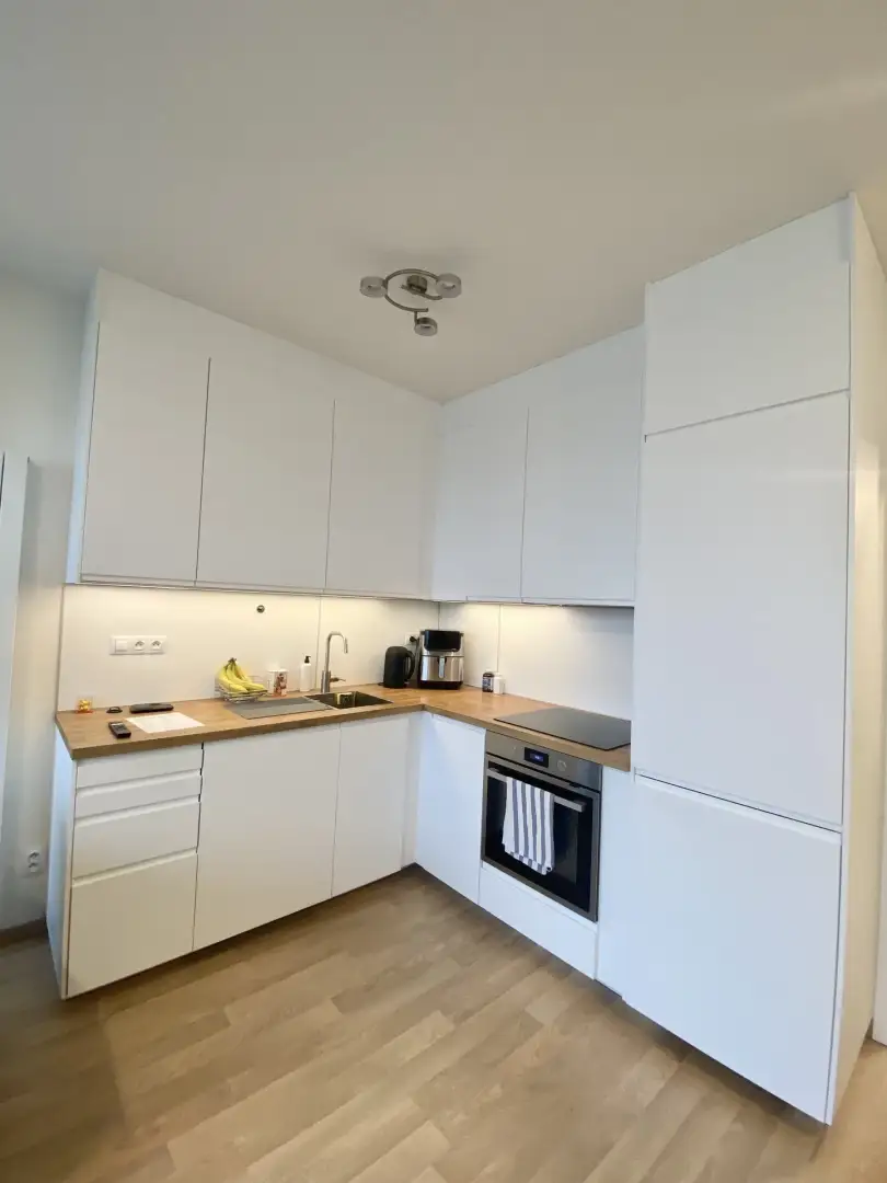 Pronájem světlého bytu 2+kk + B/S/G, ulice Olgy Havlové, Praha 3