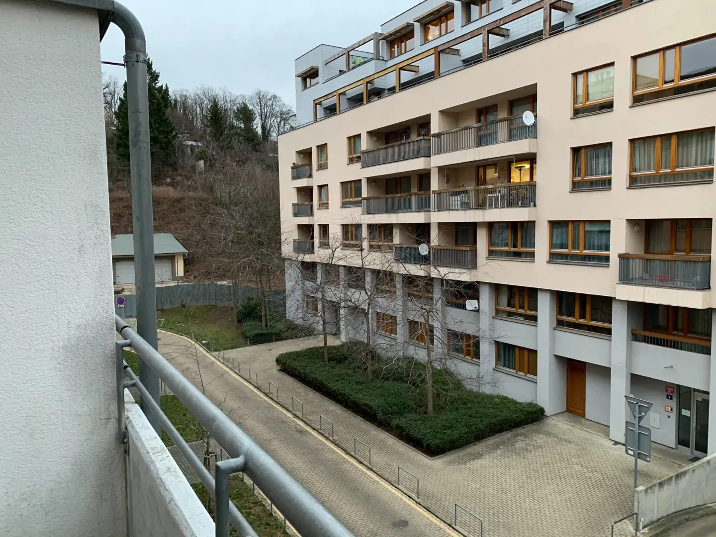 Pronájem bytu 1+kk, 42m2, balkon, garáž