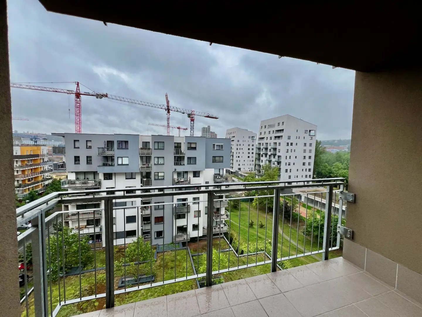 Pronájem byty 1+kk, 56 m² - Praha - Vysočany