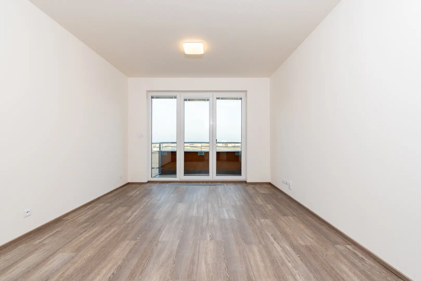 Pronájem bytu 1+kk 29m² - Praha - Třebonice