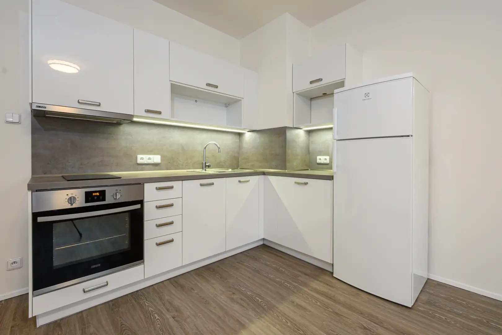Pronájem bytu 1+kk  30 m² - Praha - Košíře