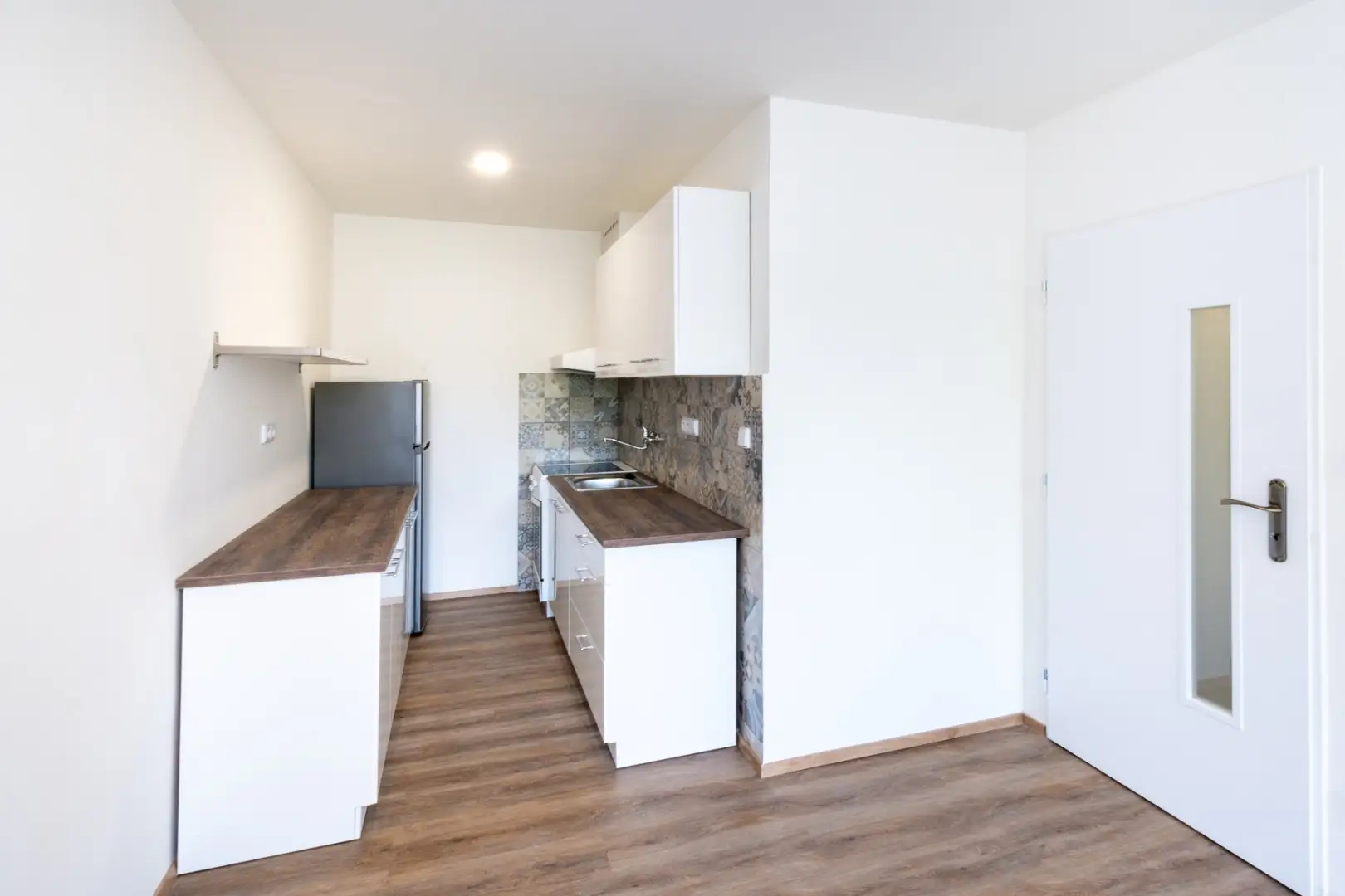 Pronájem bytu 2+kk, 45 m² - Praha - Kobylisy