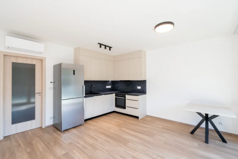 Pronájem bytu 1+kk, 33 m² - Praha