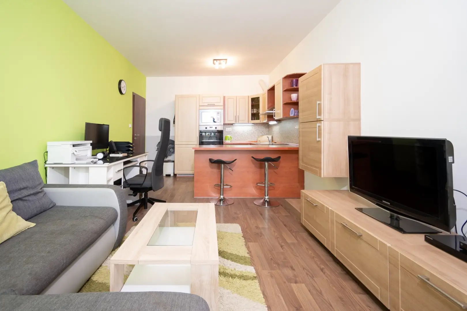 Pronájem bytu 2+kk, 48 m² - Praha - Dolní Měcholupy