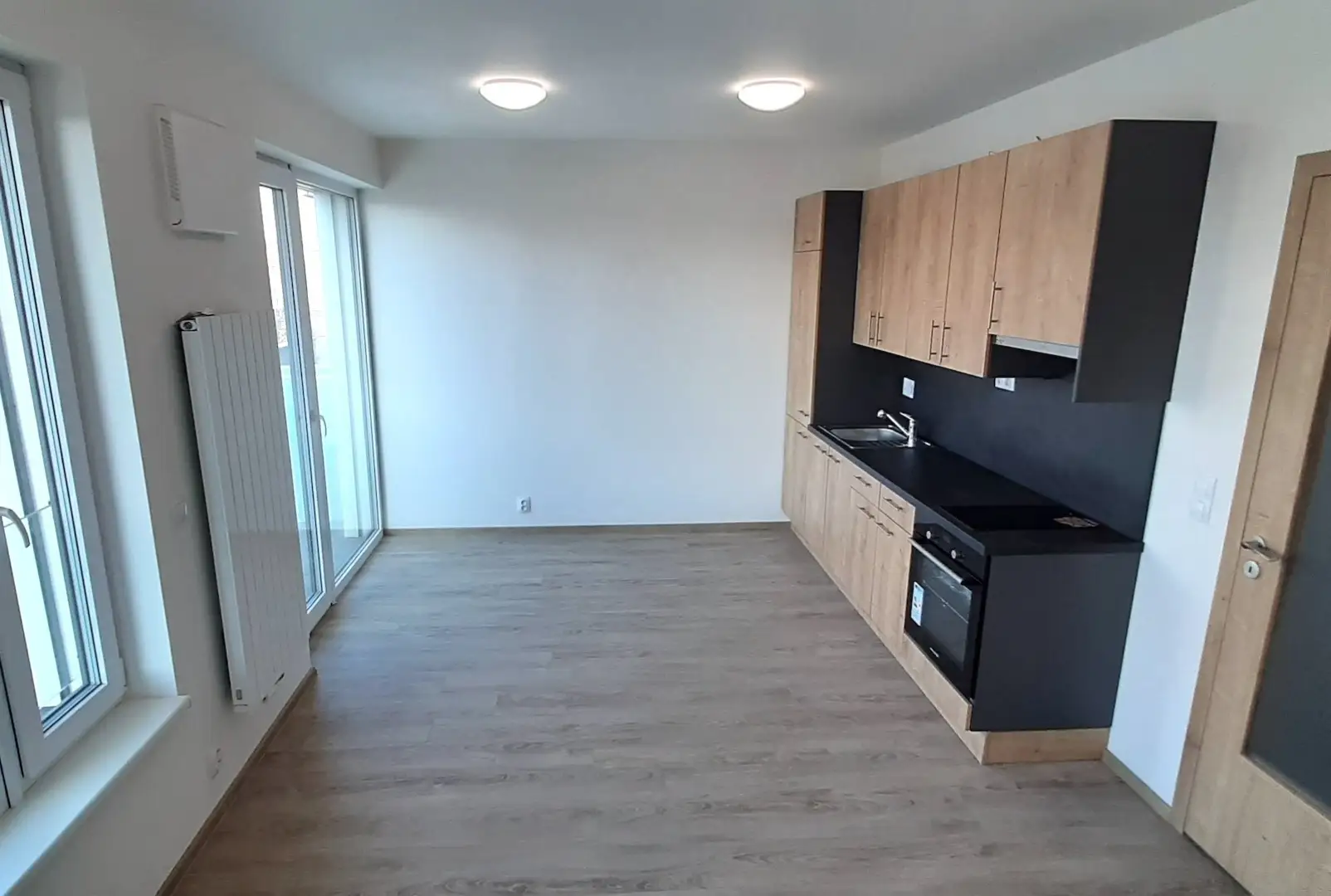 Pronájem moderního bytu 1+kk, 33 m2 + balkon,  Praha 7 - Holešovice