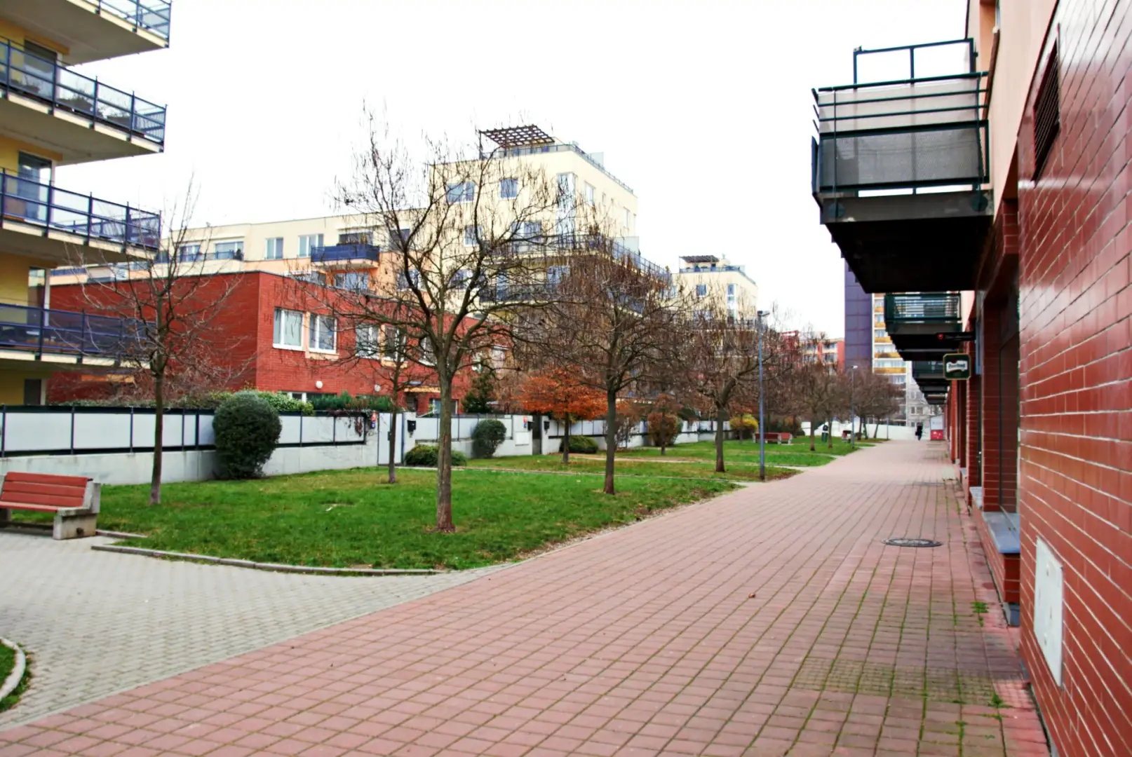 Pronájem bytu 1+kk o výměře 32m² - Praha - Hlubočepy