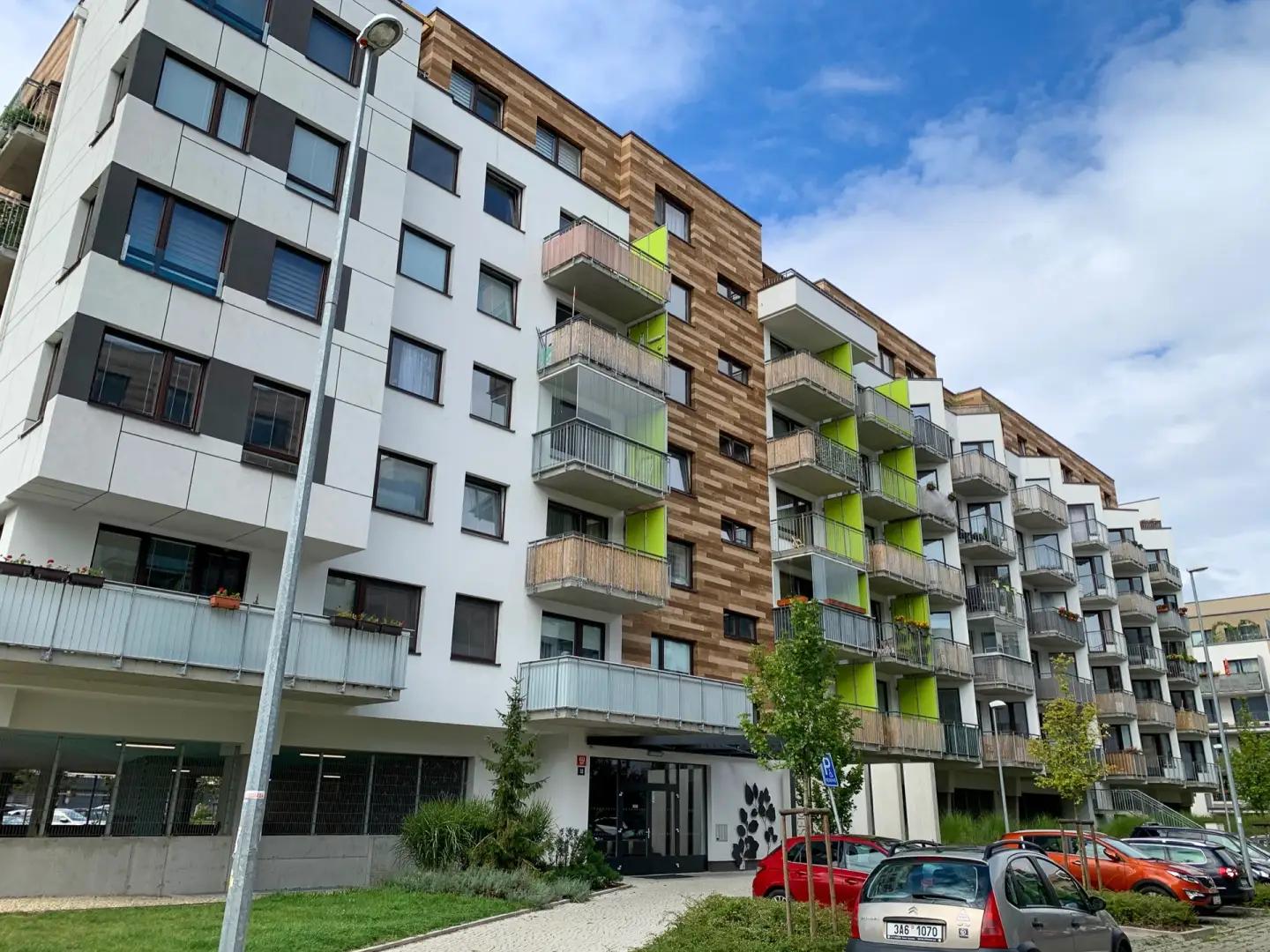 Pronájem bytu 1+kk, ulice Makedonská, 34 m² + balkon