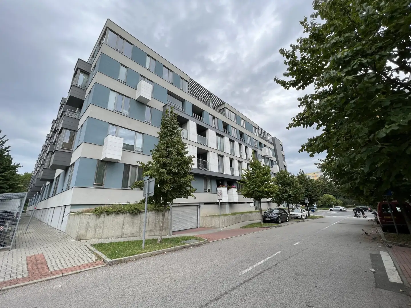 Pronájem garáže, 15 m² - Praha - Prosek