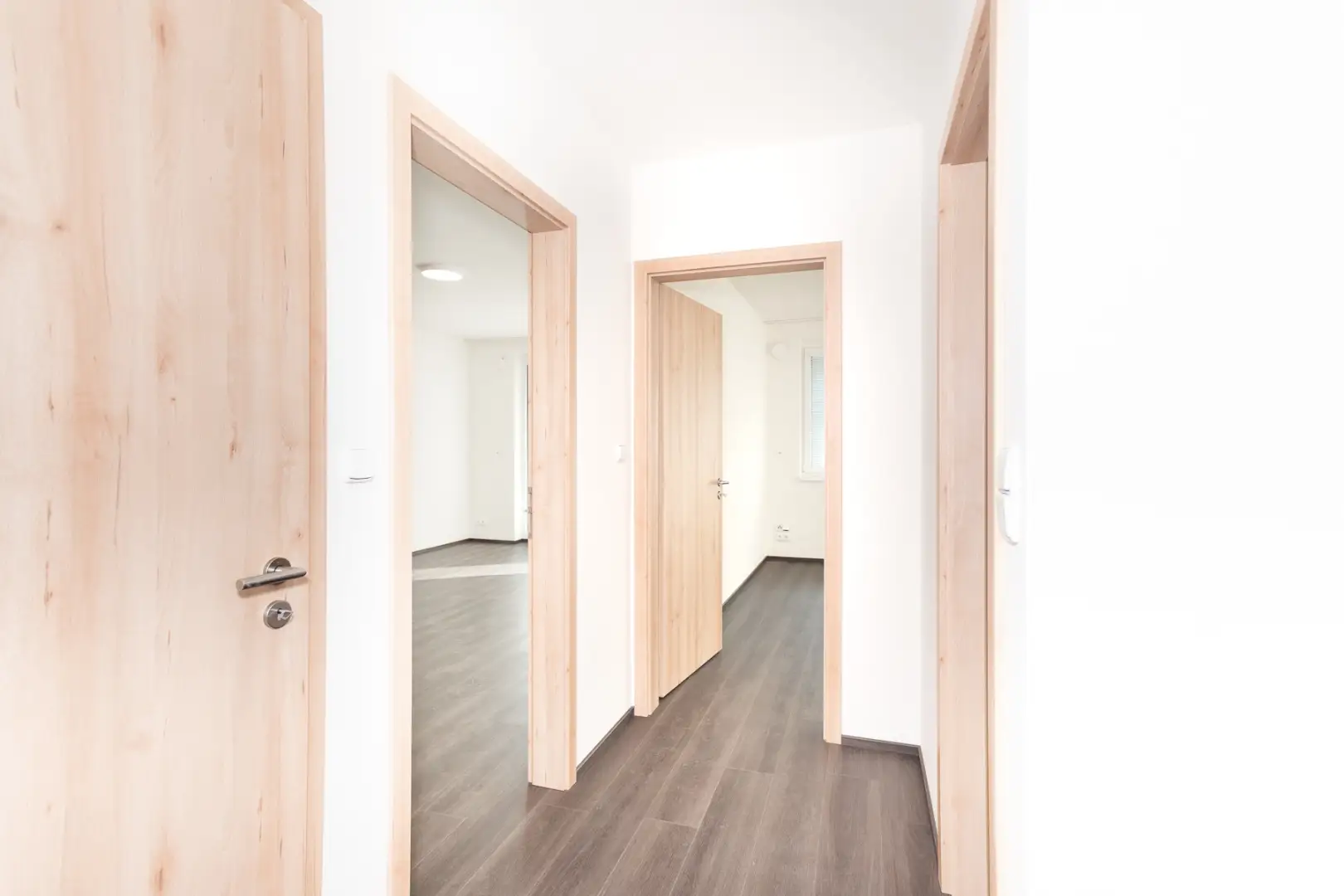 Pronájem bytu 2+kk, 56 m² - Praha - Prosek