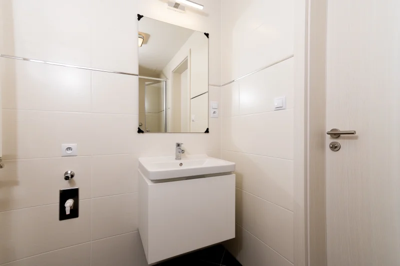 Pronájem bytu 1+kk 29m² - Praha - Třebonice