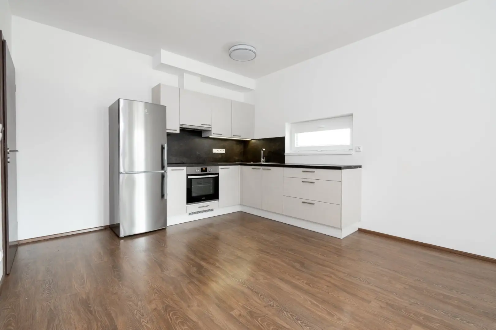 Pronájem bytu 2+kk 56m² - Praha - Střížkov