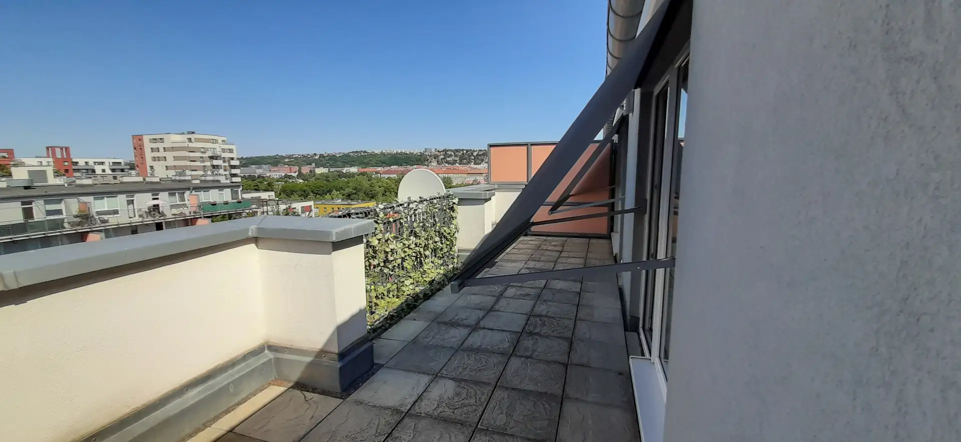 Pronájem bytu 2+kk/T/G o velikosti 52 m² - Praha - Vysočany