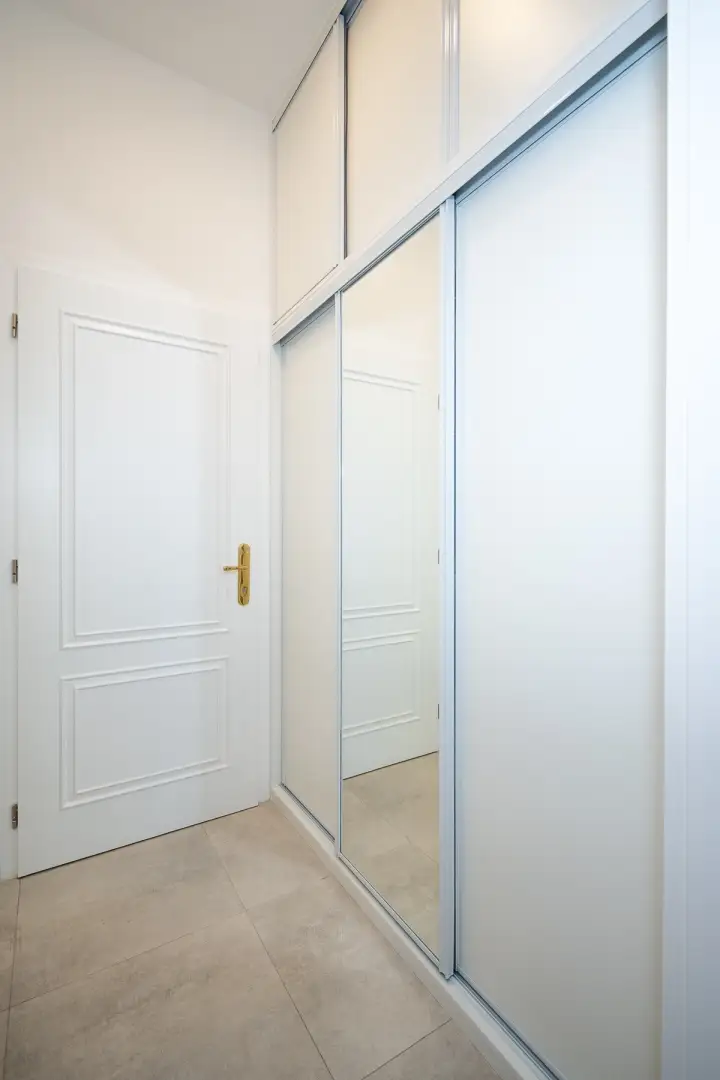Pronájem bytu 1+kk s balkónkem, ulice Ovenecká 315/32, Praha - Holešovice
