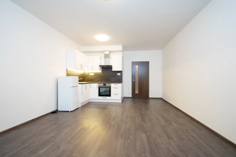 Pronájem bytu 1+kk, ulice Makedonská, 34 m² + balkon