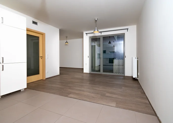 Pronájem bytu 1+kk s balkonem o výměře 42m²  Praha - Žižkov