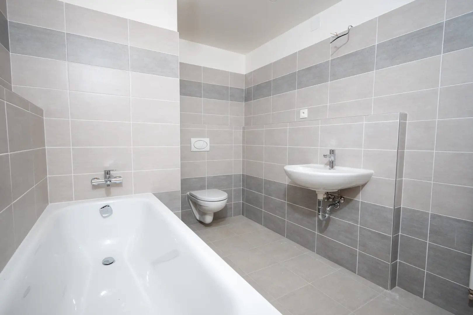 Pronájem bytu 2+kk/B/S o velikosti 57m² - Praha - Modřany