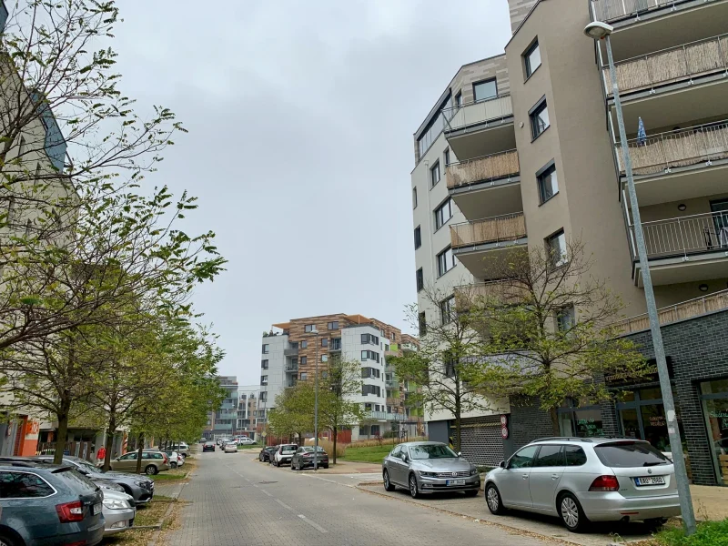 Pronájem Bytu 2+kk, 50m2, ulice Makedonská, Praha 9