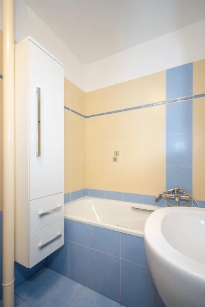Pronájem bytu 3+kk/B, po rekonstrukci, zařízený, Praha - Letňany