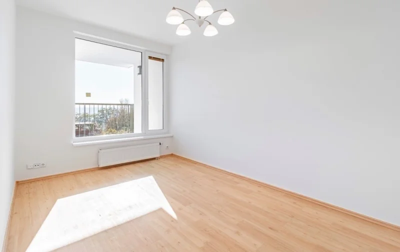 Pronájem světlého bytu 3+kk/G/L s výměrou 95 m², Praha 8