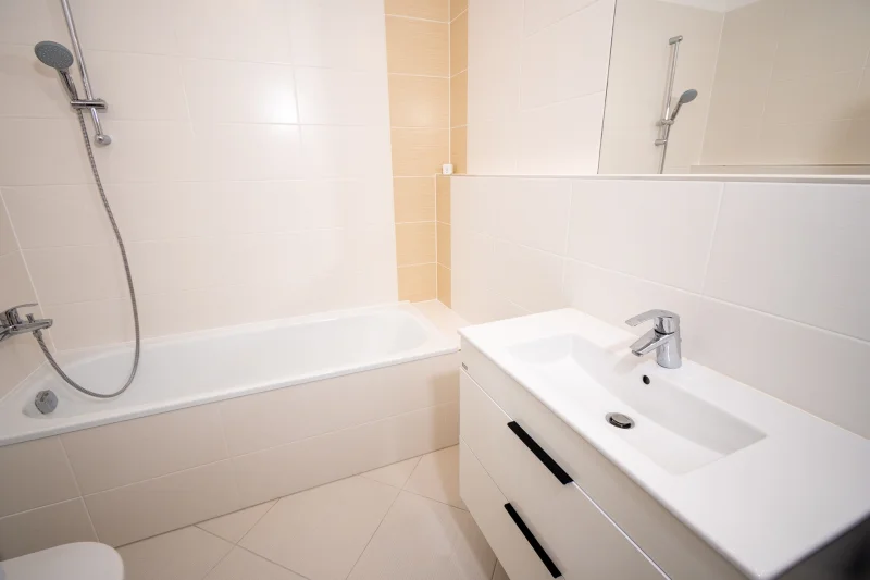 Pronájem bytu 2+kk/T/G o výměře 56m² - Praha - Střížkov