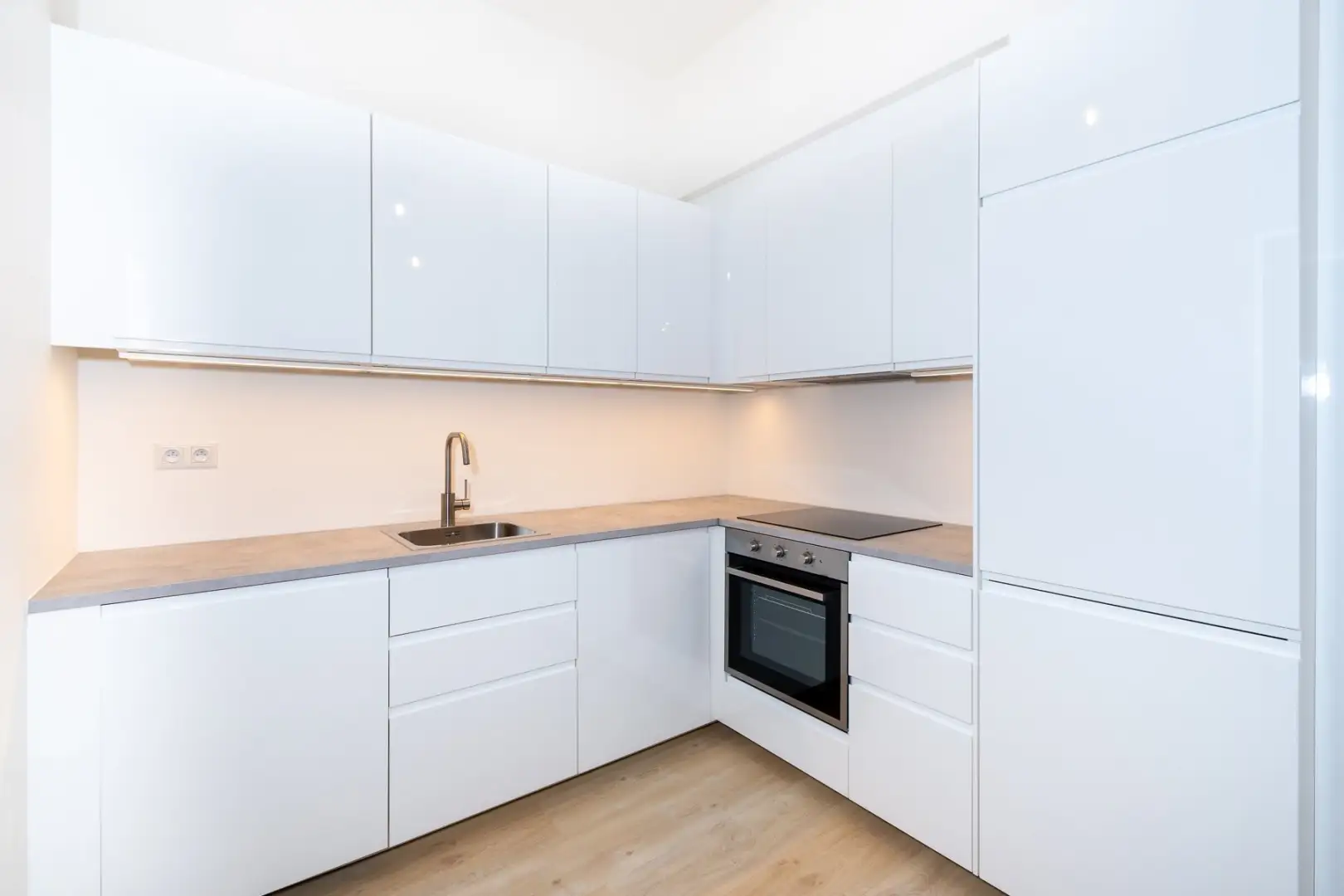 Pronájem bytu 2+kk, 47 m² - Praha - Košíře