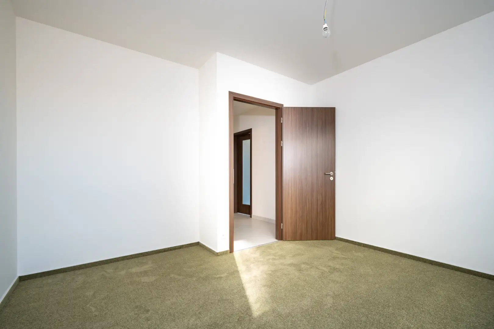 Pronájem bytu 2+kk/L/G, novostavba, nezařízený, 61 m2, Praha 9 - Hloubětín