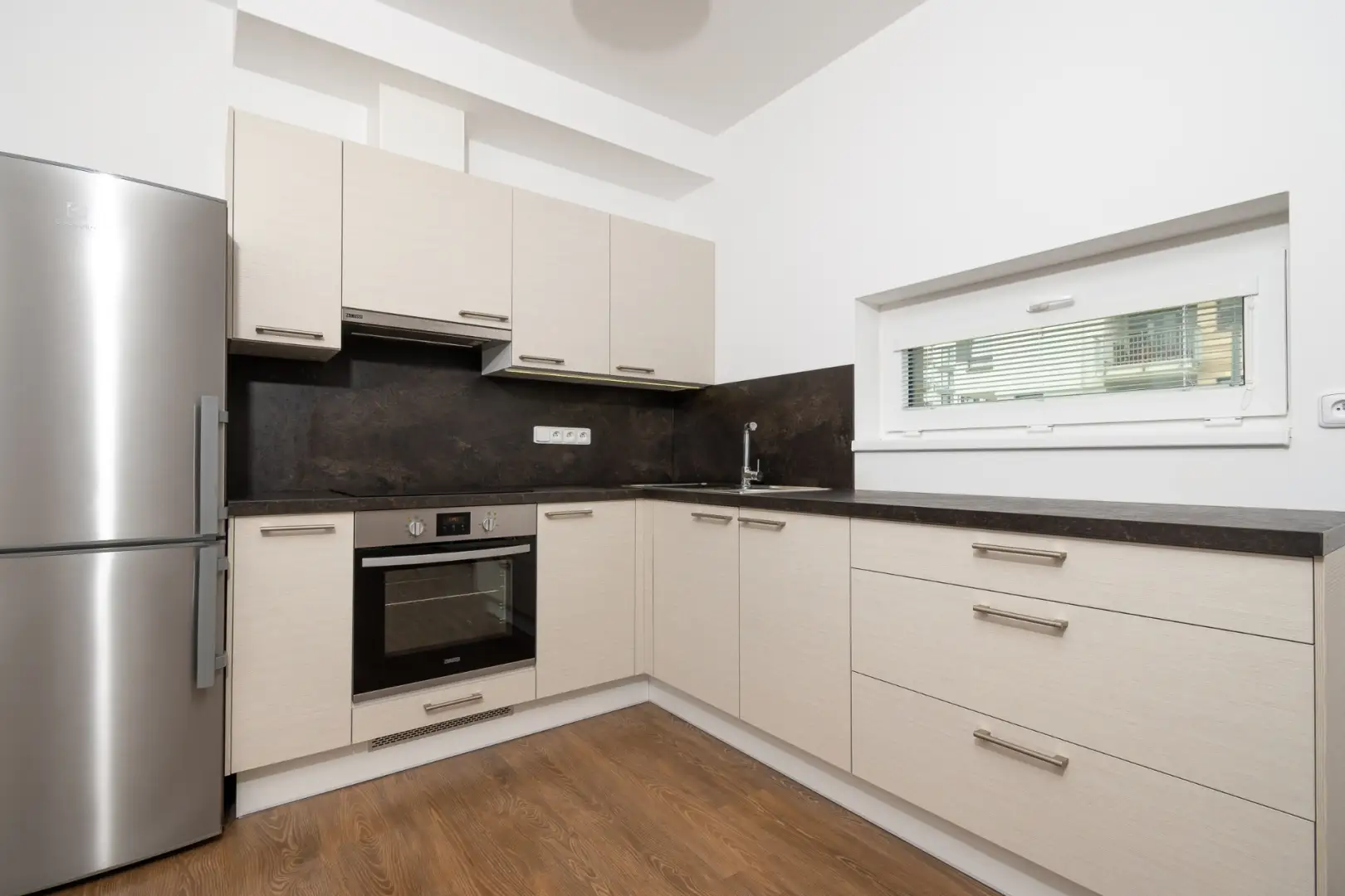 Pronájem bytu 2+kk 56m² - Praha - Střížkov