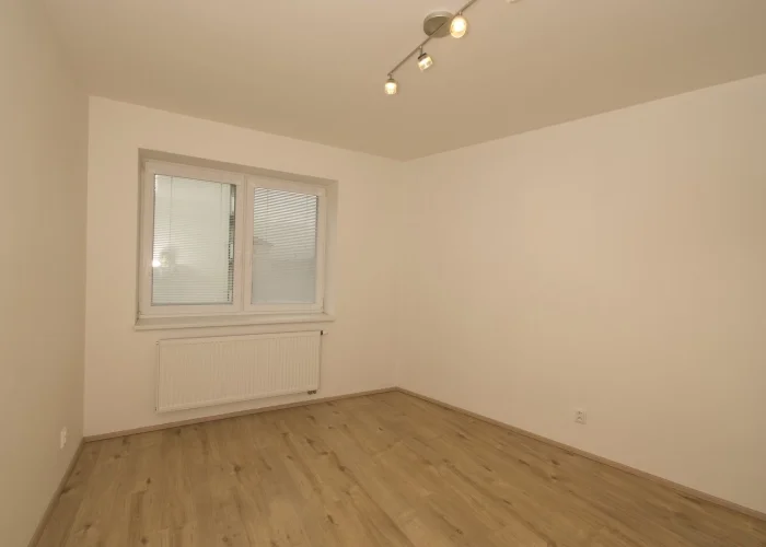 Pronájem bytu 2+kk/B/G/S, 45 m², nezařízený, Rakovník II