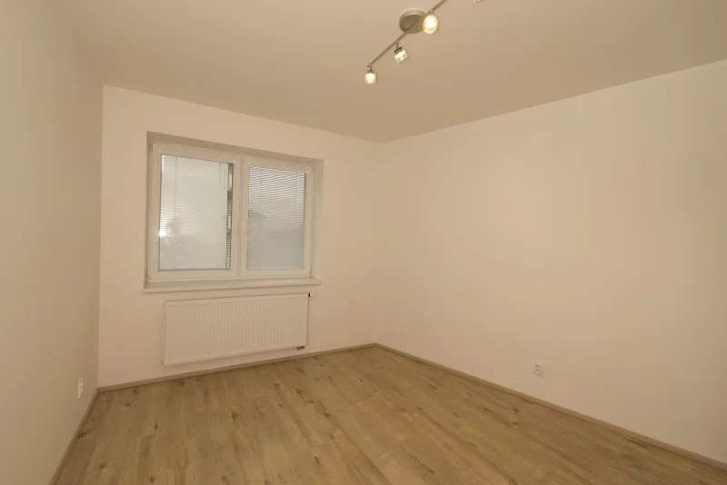 Pronájem bytu 2+kk/B/G/S, 45 m², nezařízený, Rakovník II